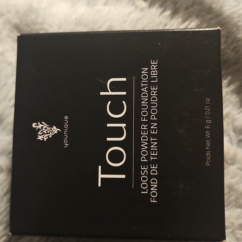 Younique Touch Loose Powder Foundation Satin